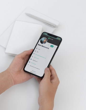 Ontdek de Toekomst van Netwerken: De Nieuwe mybusinesscard App is Nu Beschikbaar voor Apple!